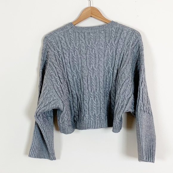 Cable Knit Cropped Sweater - Picture 6 of 7